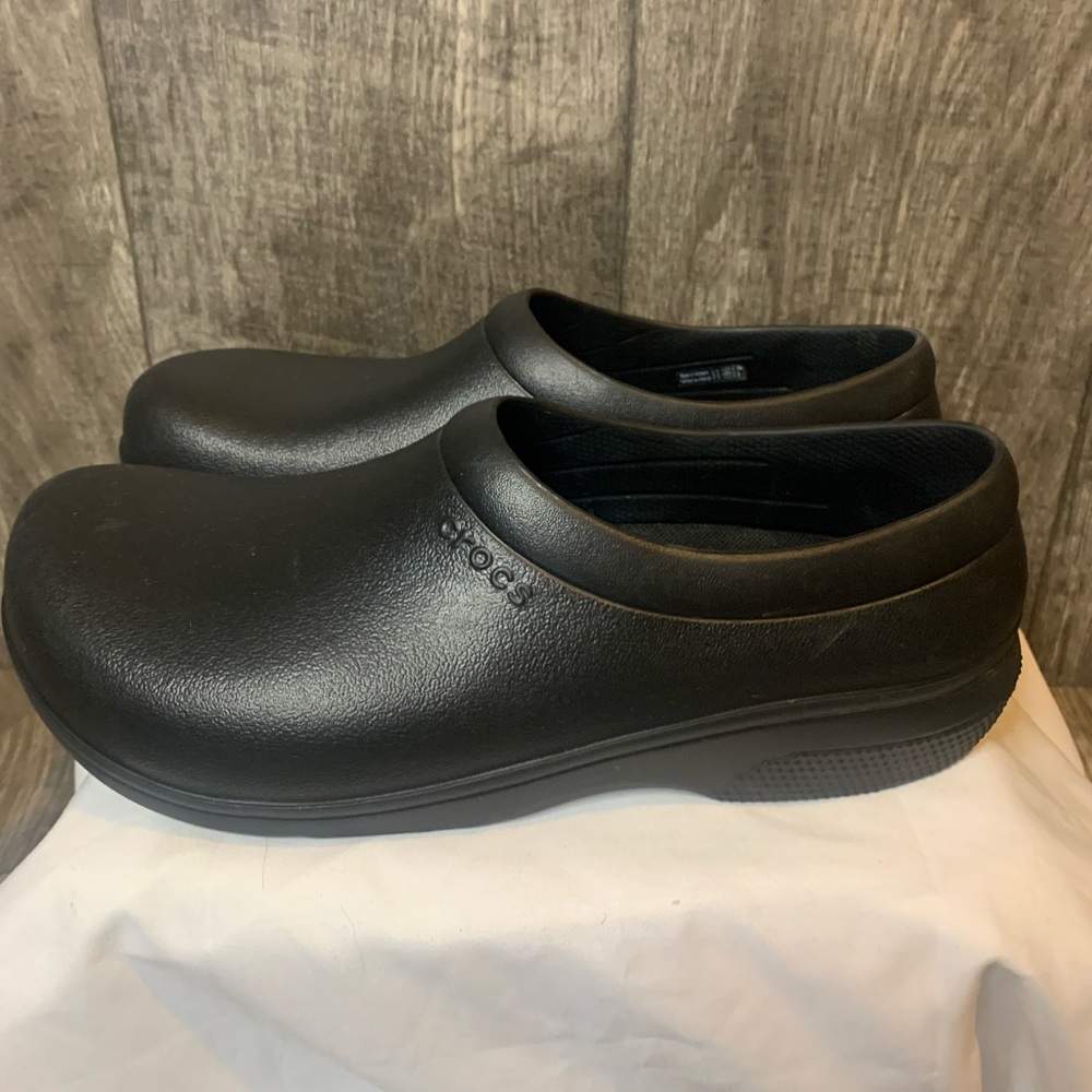 Crocs Work on the Clock Slip-on Men 10 Womens 12